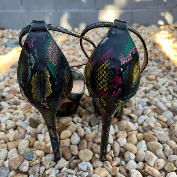 Fashion Nova multicolor Snakeskin heels size 10 - Picture 3 of 9